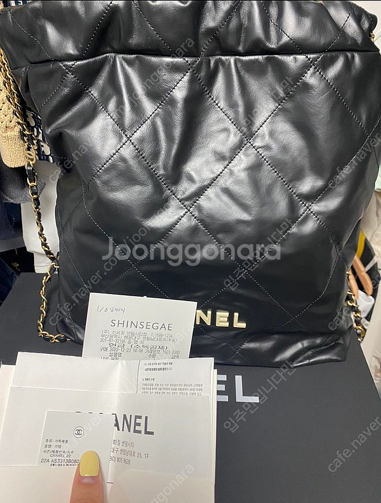 샤넬 22백팩 블랙--3